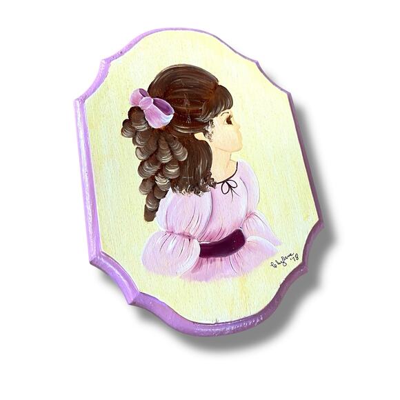 VTG 70s Wood Plaque Wall Art Hand Painted Brown Hair Girl Portrait Purple - Picture 6 of 9